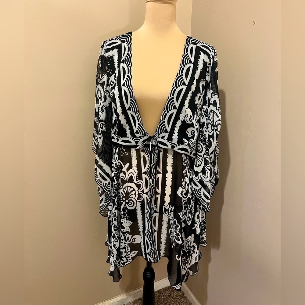 Coldwater Creek Black and White Patterned Swimsuit Cover up, size 1X